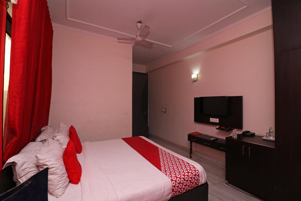 Oyo 79434 Hotel Green Villa นาคปุระ ภายนอก รูปภาพ