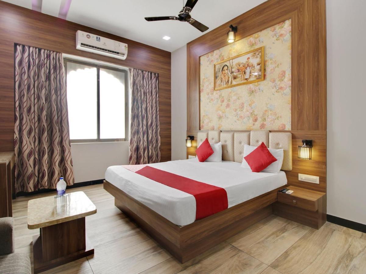 Oyo 79434 Hotel Green Villa นาคปุระ ภายนอก รูปภาพ