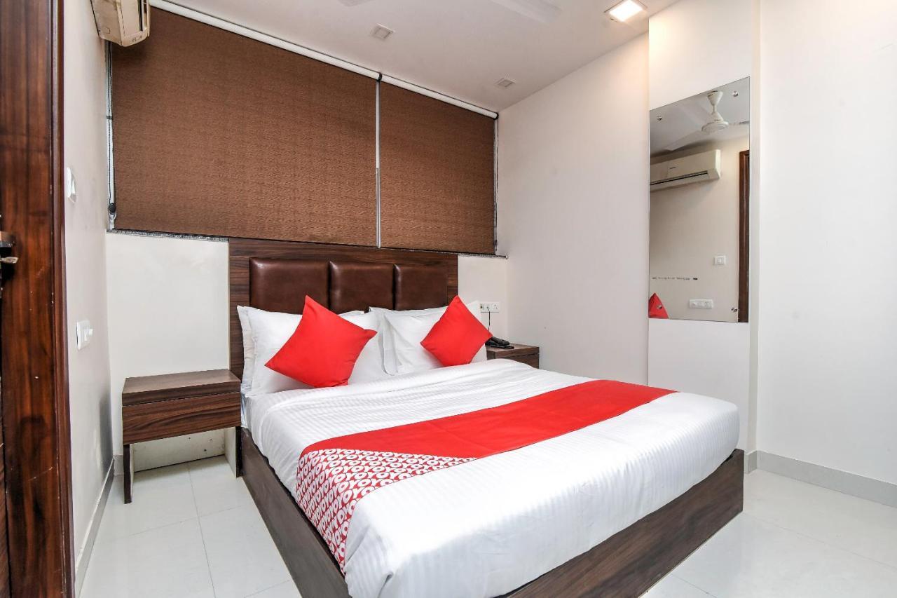 Oyo 79434 Hotel Green Villa นาคปุระ ภายนอก รูปภาพ