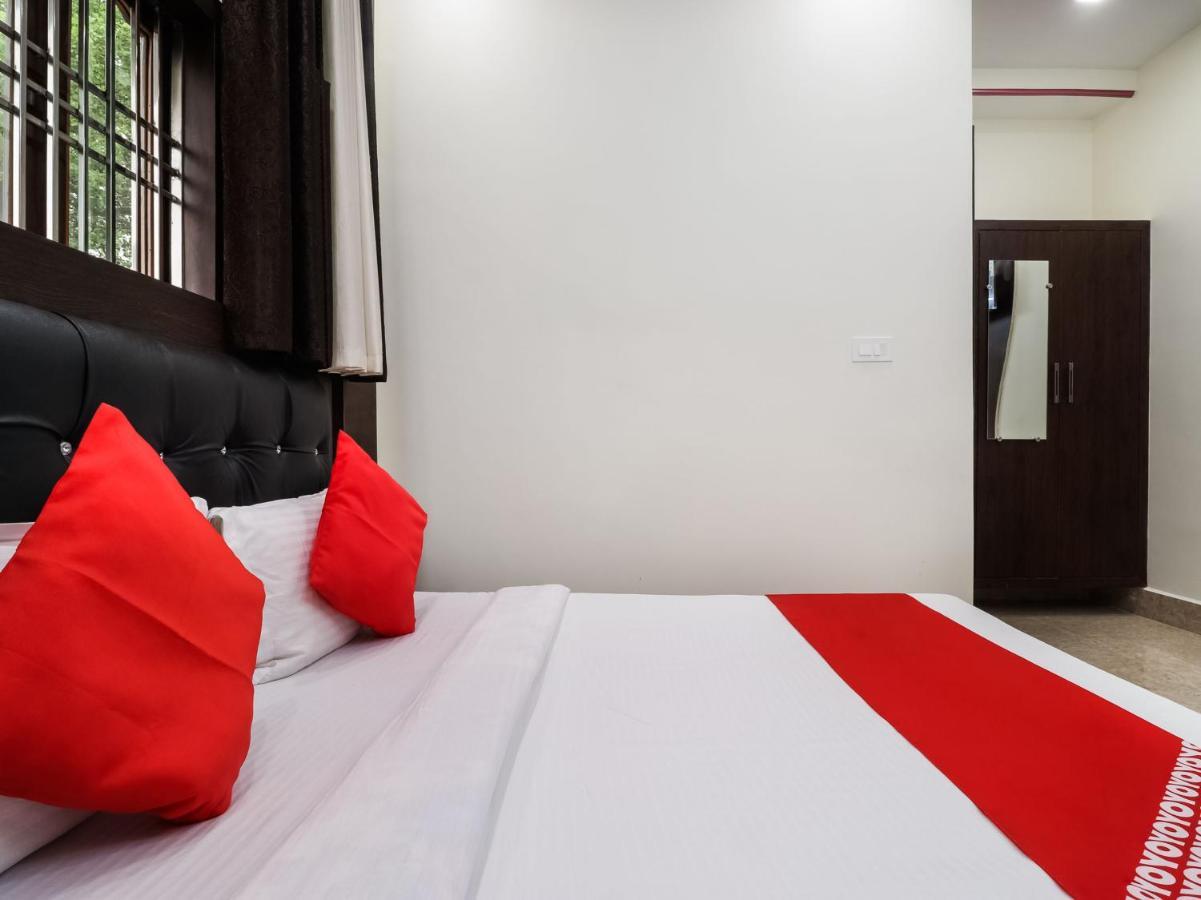 Oyo 79434 Hotel Green Villa นาคปุระ ภายนอก รูปภาพ