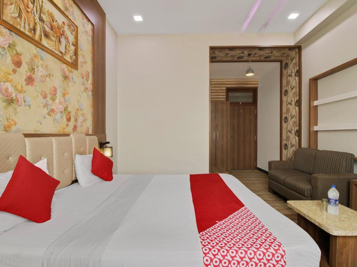 Oyo 79434 Hotel Green Villa นาคปุระ ภายนอก รูปภาพ